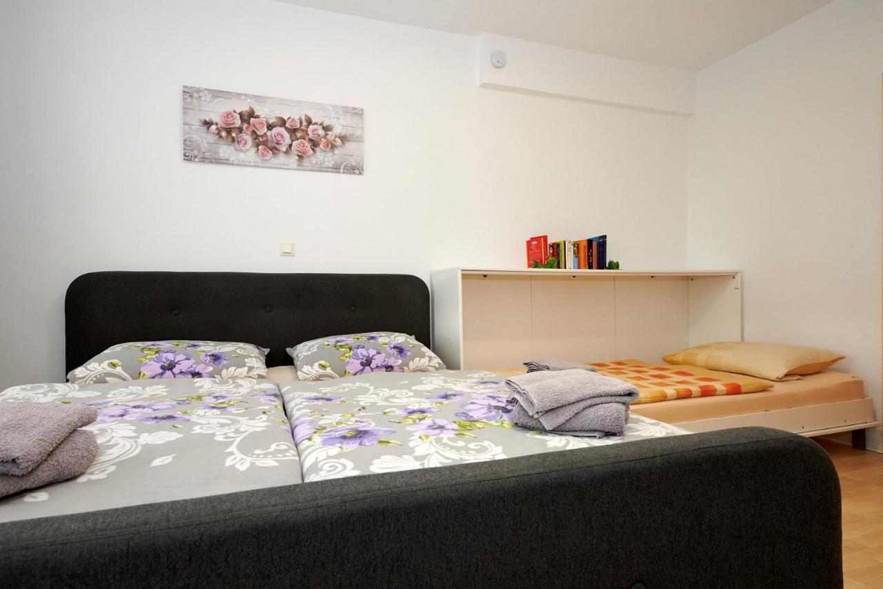 Hotel Hueblers-Schlafquartier Fürstenwalde Esterno foto