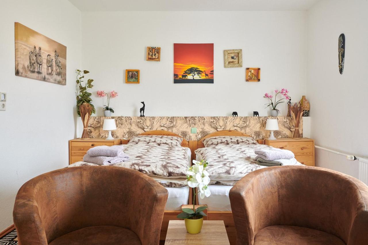 Hotel Hueblers-Schlafquartier Fürstenwalde Esterno foto