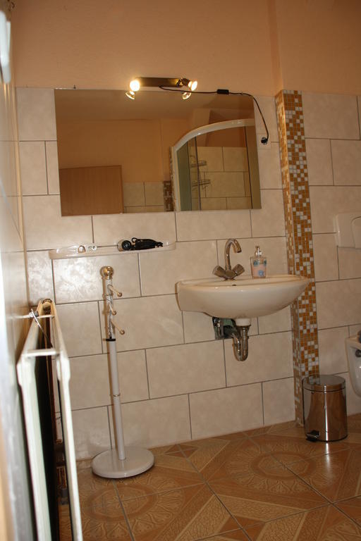 Hotel Hueblers-Schlafquartier Fürstenwalde Camera foto
